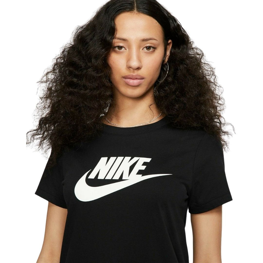 T-shirt Nike Sportswear Essential da donna colore nero