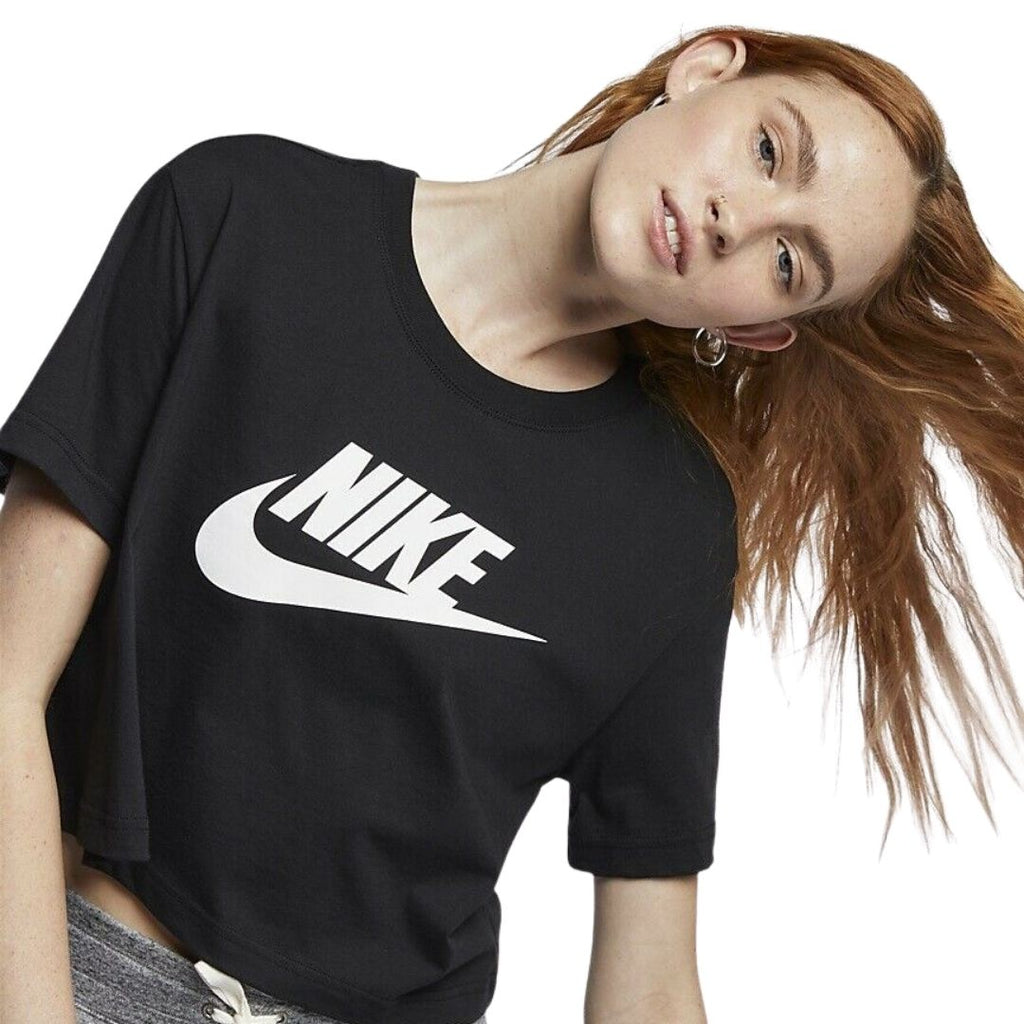 T-shirt Nike Sportswear da donna colore nero